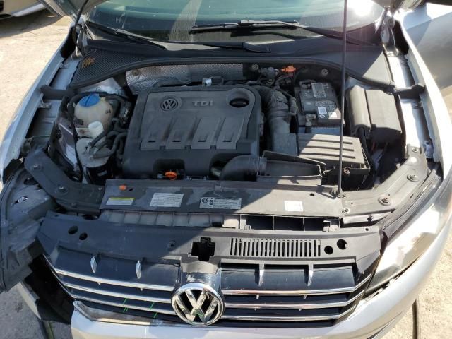 2013 Volkswagen Passat SE