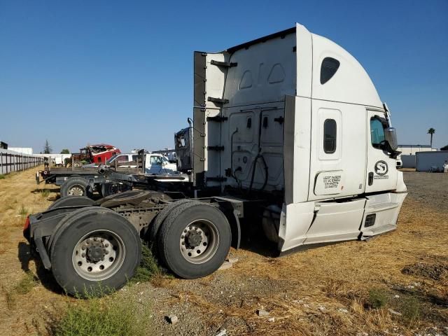 2022 Freightliner Cascadia 126