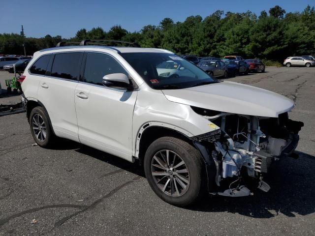 2017 Toyota Highlander SE