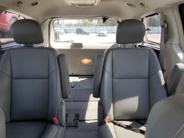 2012 Volkswagen Routan SE