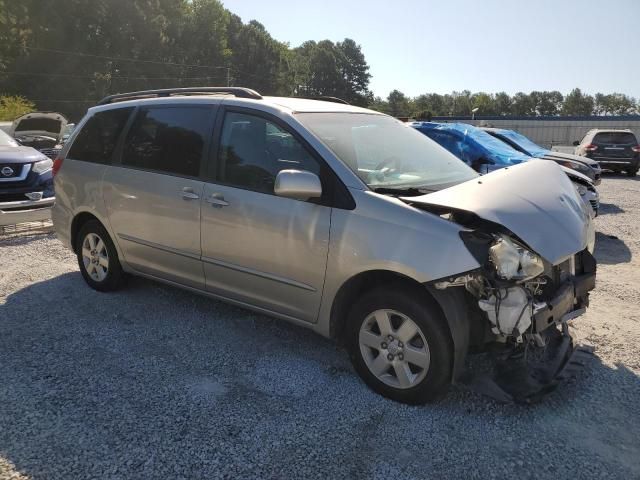 2004 Toyota Sienna XLE