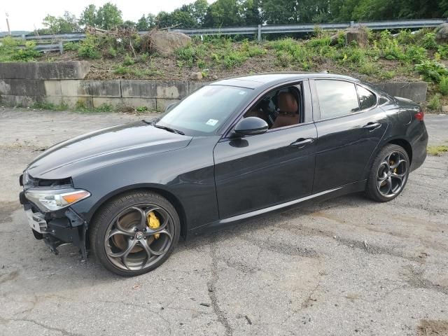 2017 Alfa Romeo Giulia TI Q4