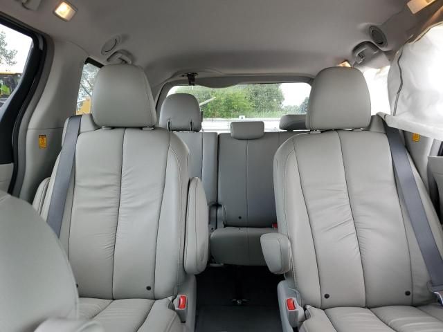 2012 Toyota Sienna XLE