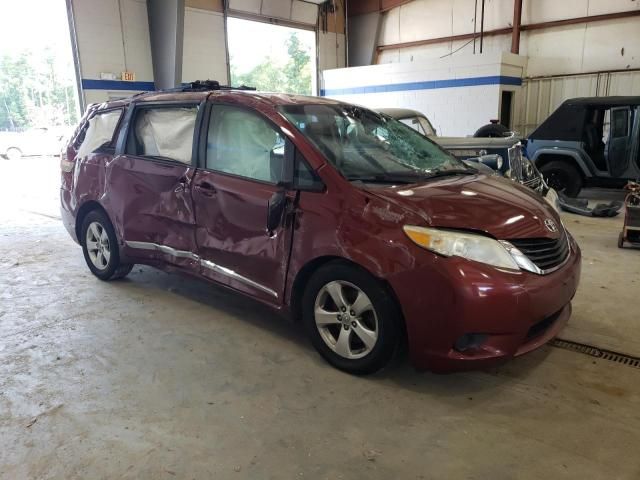 2013 Toyota Sienna LE