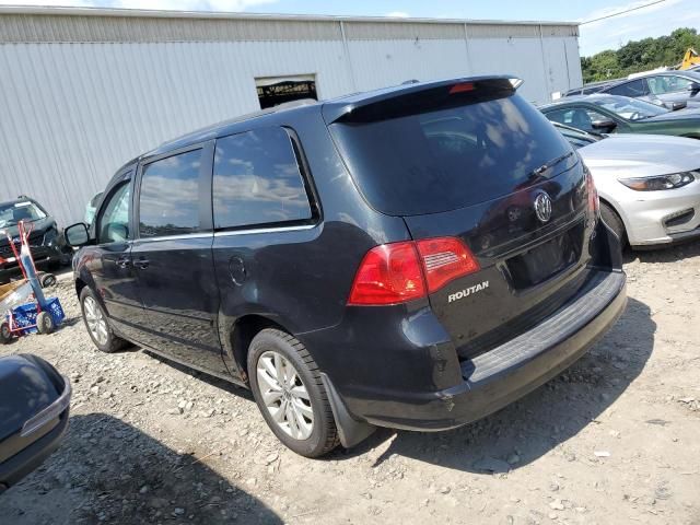 2012 Volkswagen Routan SE