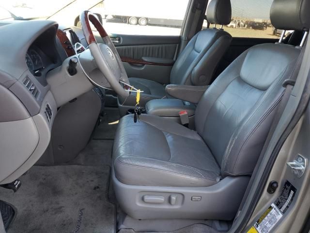 2005 Toyota Sienna XLE