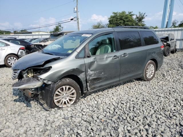 2014 Toyota Sienna XLE