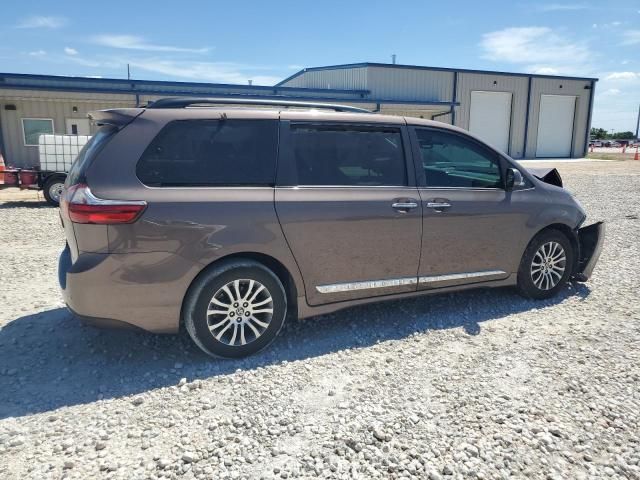 2020 Toyota Sienna XLE