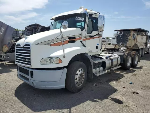 2017 Mack 600 CXU600