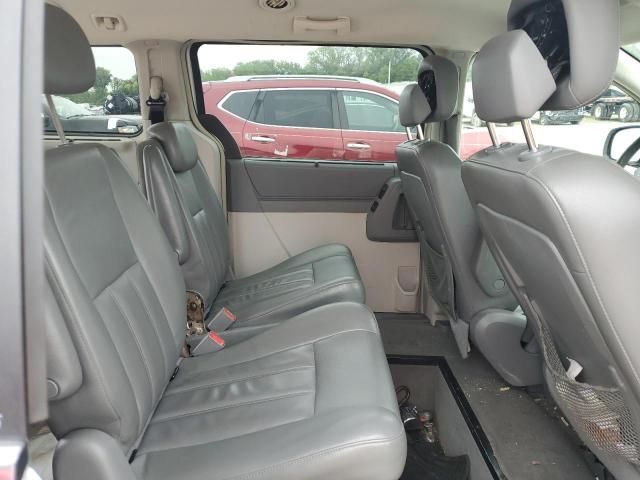 2010 Chrysler Town & Country Touring