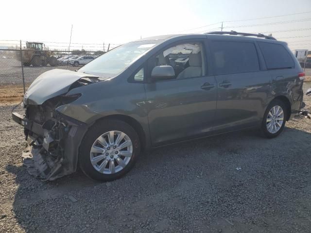 2013 Toyota Sienna LE