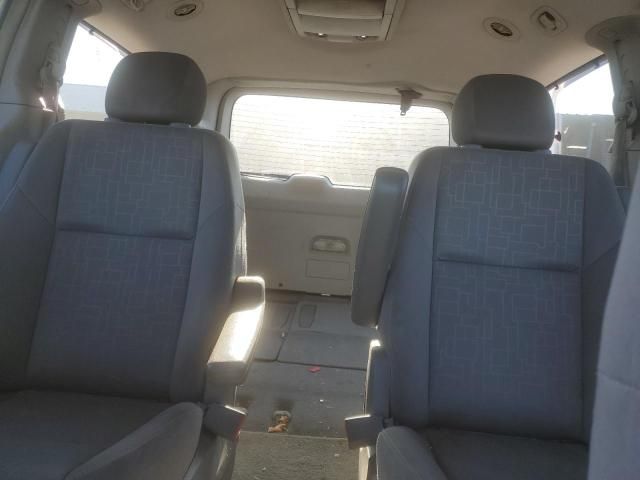 2009 Volkswagen Routan SE