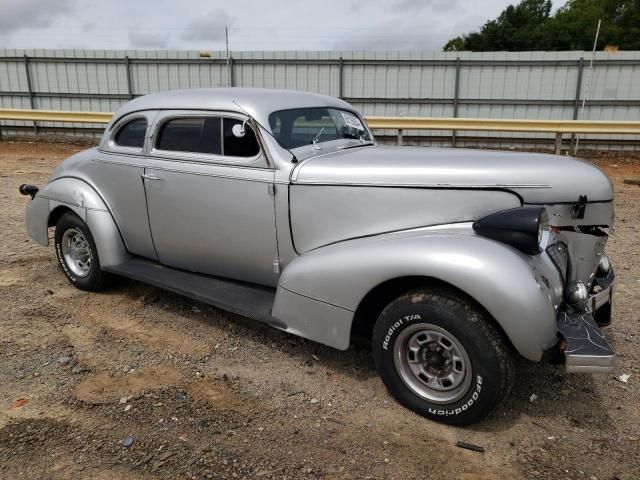 1939 Pontiac Deluxe