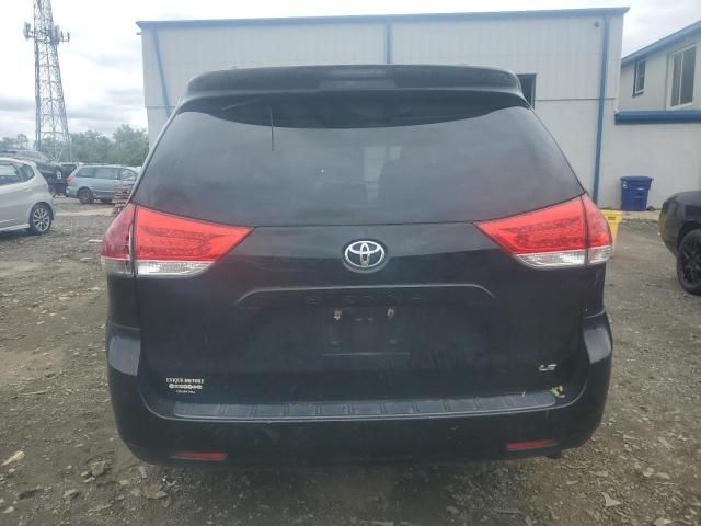 2013 Toyota Sienna LE