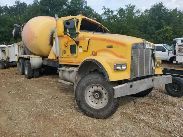 2000 Kenworth Construction W900