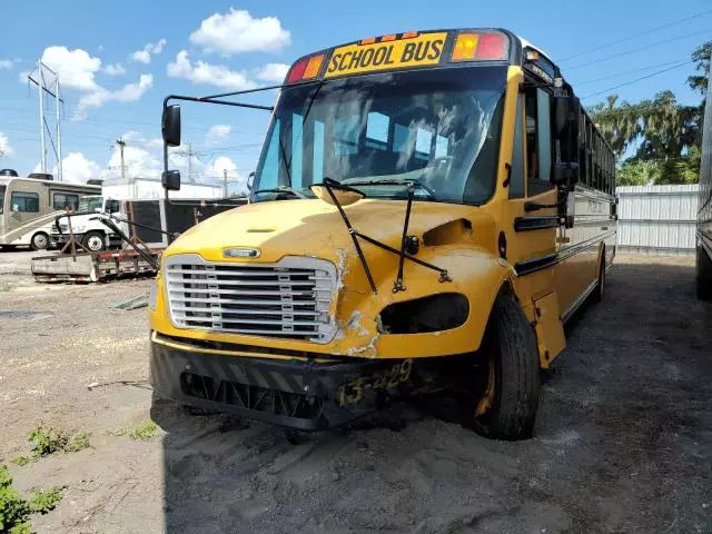 2015 Freightliner Chassis B2B