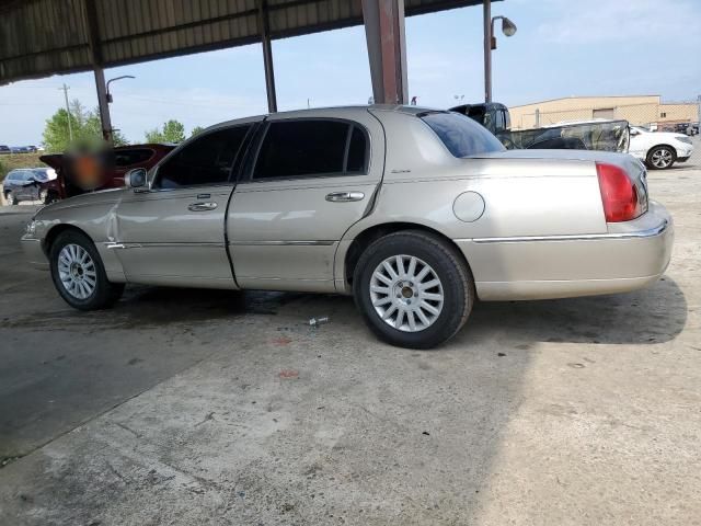 2005 Lincoln Town Car Signature