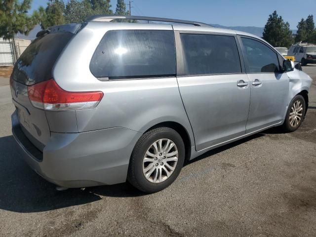 2013 Toyota Sienna XLE