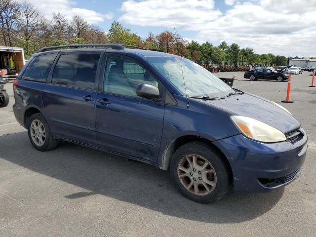 2004 Toyota Sienna LE