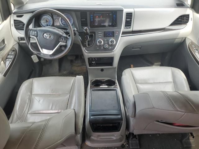 2015 Toyota Sienna XLE