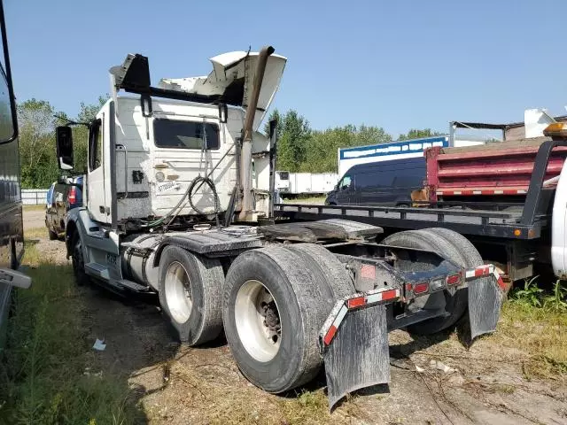 2014 Volvo VN VNL