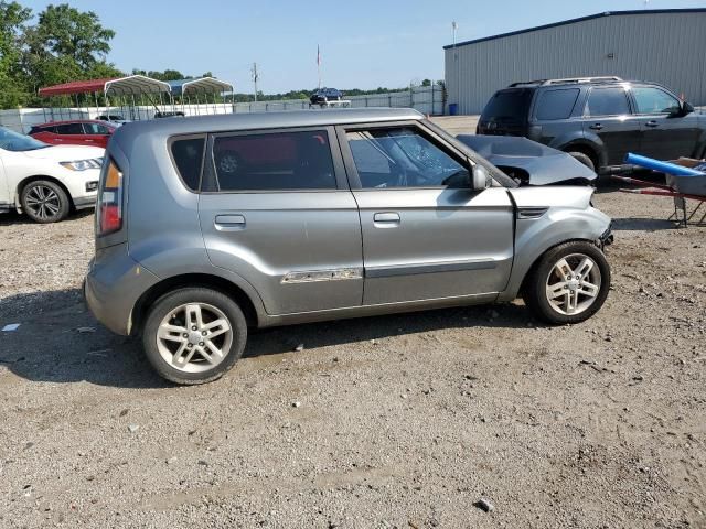 2010 KIA Soul +