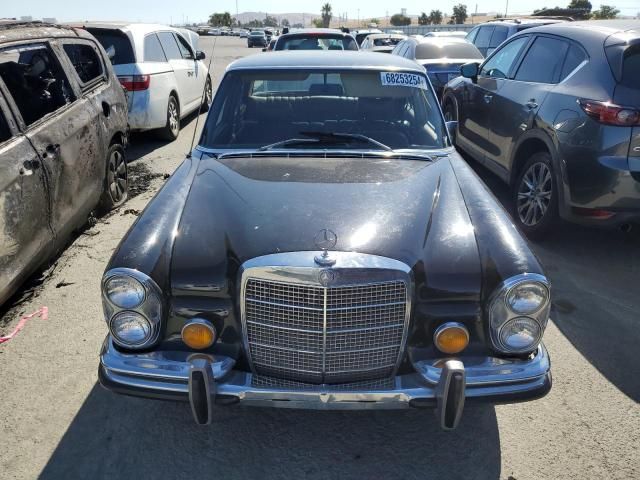 1971 Mercedes-Benz 280