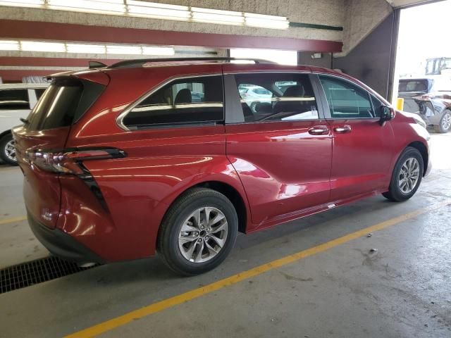 2024 Toyota Sienna XLE