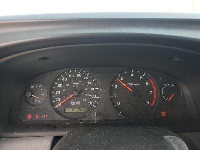 2000 Nissan Frontier Crew Cab XE