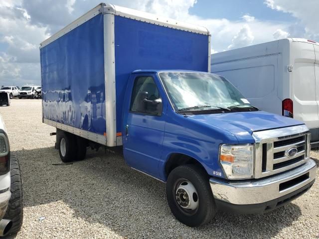 2018 Ford Econoline E350 Super Duty Cutaway Van