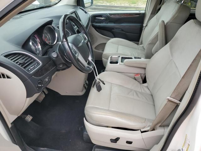 2013 Chrysler Town & Country Limited