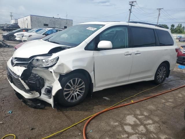 2020 Toyota Sienna XLE