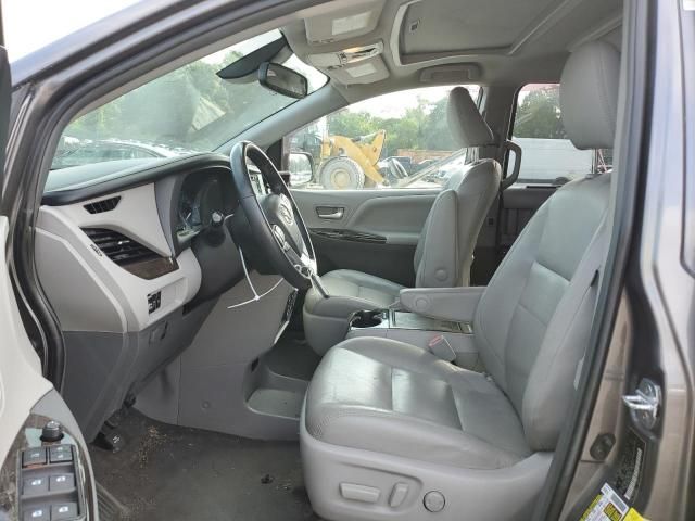 2018 Toyota Sienna XLE