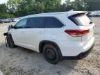 2017 Toyota Highlander SE