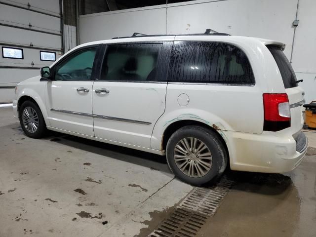 2013 Chrysler Town & Country Touring L