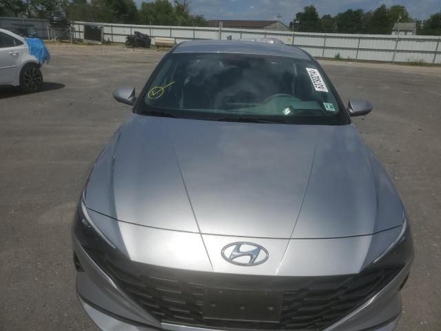 2023 Hyundai Elantra SE