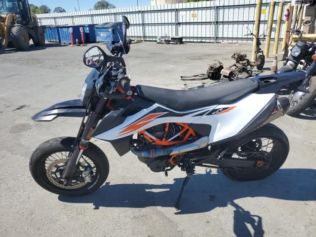 2019 KTM 690 SMC R