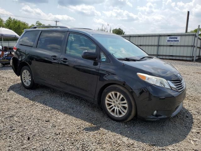 2013 Toyota Sienna XLE