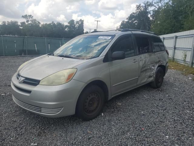 2004 Toyota Sienna CE