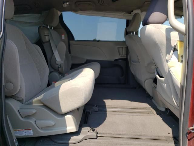 2015 Toyota Sienna LE