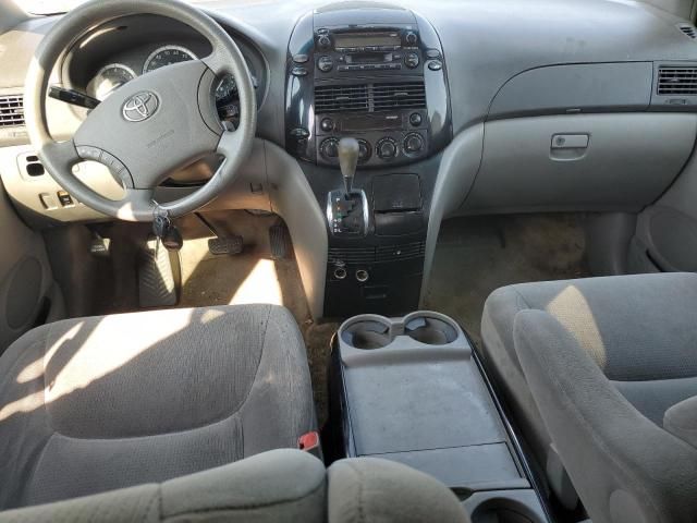 2005 Toyota Sienna CE