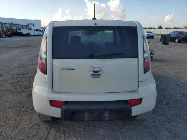 2010 KIA Soul +