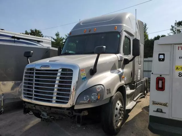 2013 Freightliner Cascadia 125