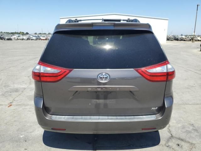 2019 Toyota Sienna XLE