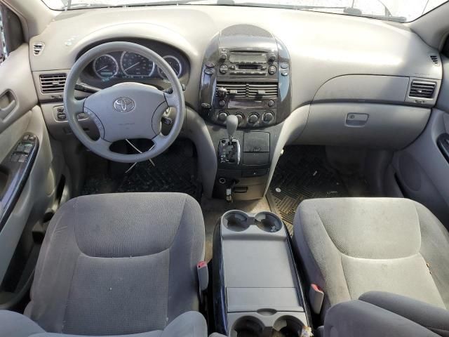 2005 Toyota Sienna CE