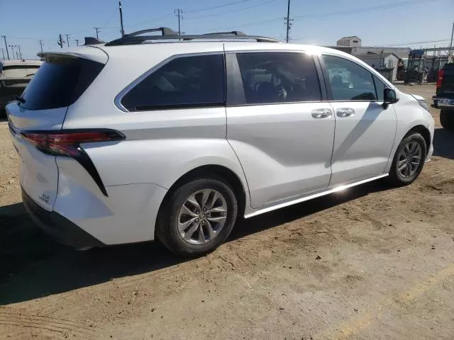 2022 Toyota Sienna XLE