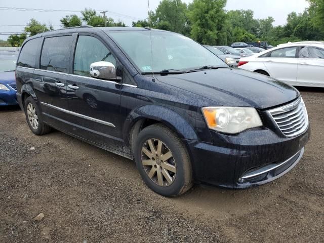 2011 Chrysler Town & Country Touring L