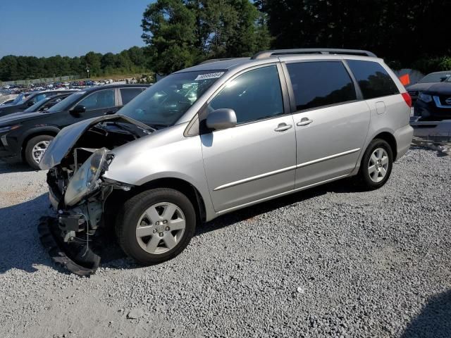 2004 Toyota Sienna XLE