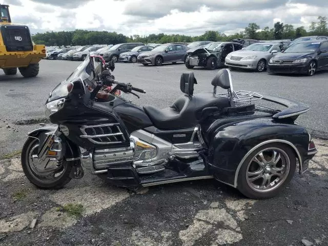 2001 Honda GL1800