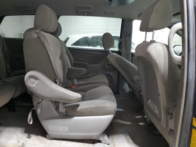 2007 Toyota Sienna CE